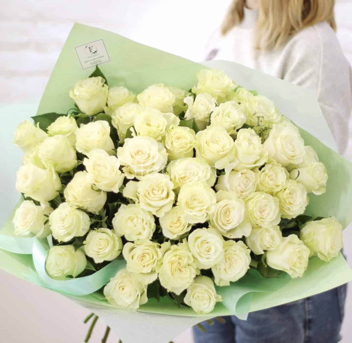 White roses – Theflowerslovers